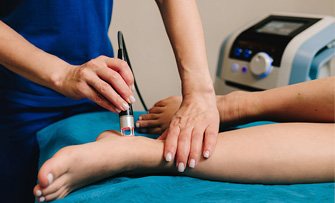 Лечение боли в пятке и голеностопе: УВТ + коллаген